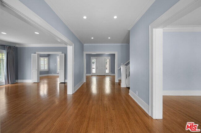 Foto del edificio - 1231 S St Andrews Pl