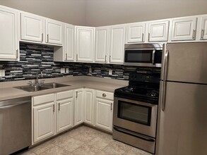 Building Photo - Bridgeview Apartments