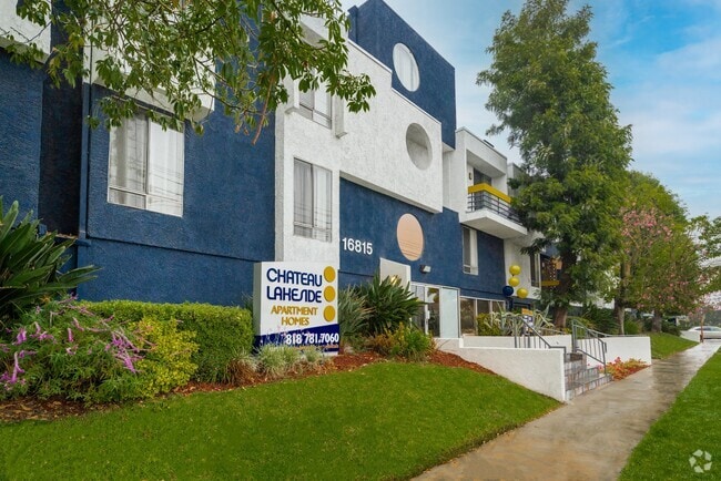 Building Photo - Chateau Lakeside Apartments