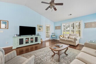 Building Photo - 1071 Blue Stem Dr
