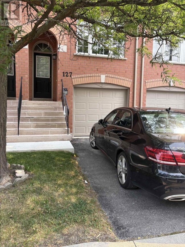 Building Photo - 5030 Heatherleigh Ave