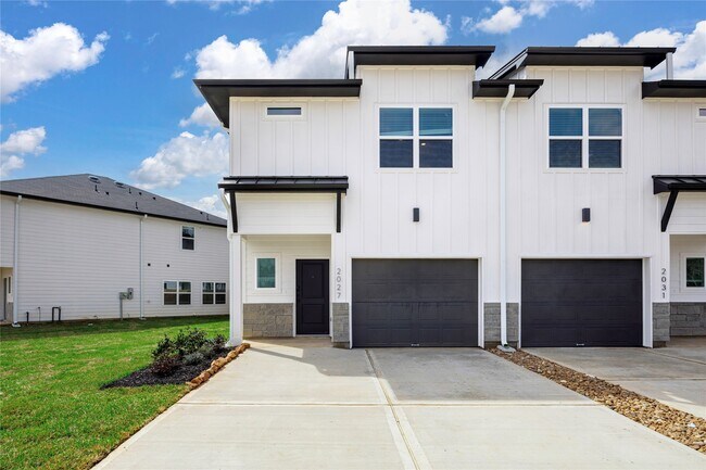 Foto del edificio - 1939 Longmire Villas Ct