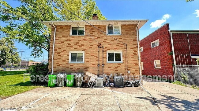 Building Photo - 1434 E 222nd St