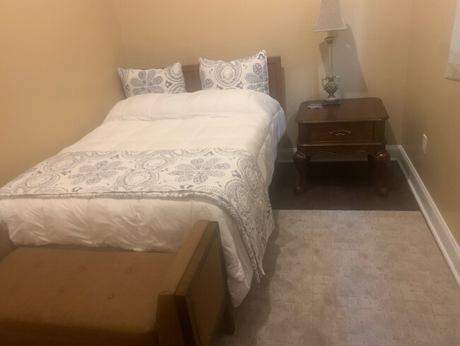 Foto del edificio - 2109 Elysian Fields Ave