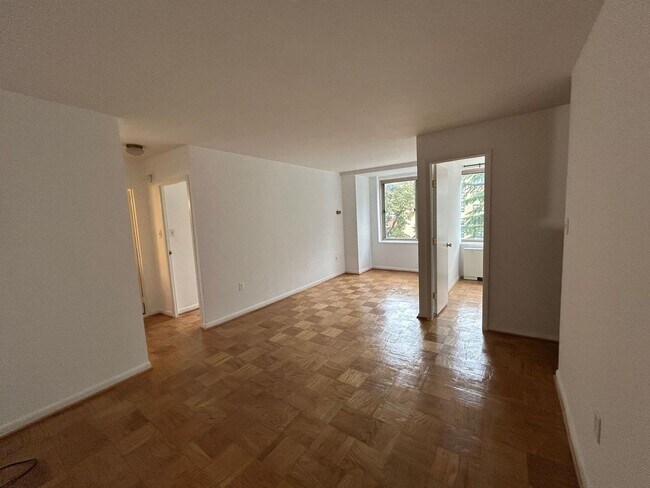 Building Photo - Charming 2BR Condo in Foggy Bottom