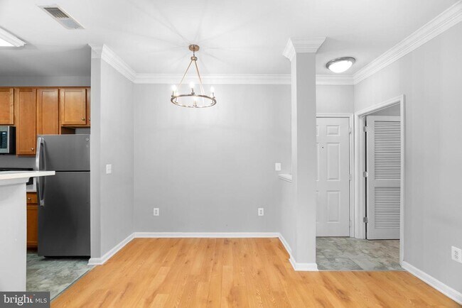 Foto del edificio - 4852 Eisenhower Ave