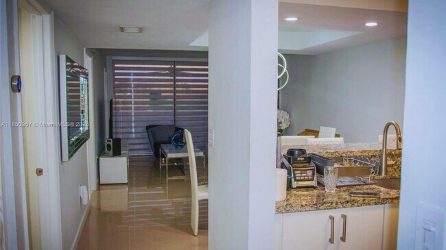 Foto del edificio - 8004 SW 149th Ave