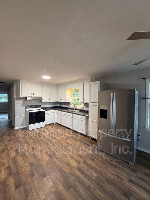 Foto del edificio - 1105 Carnation Ln