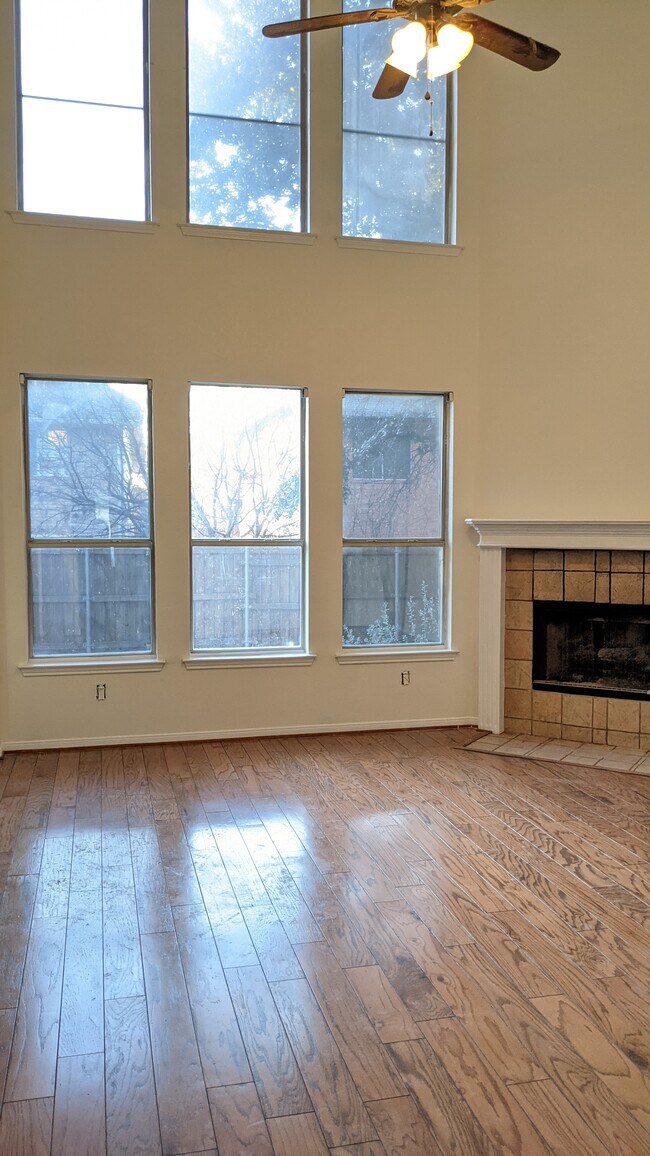 Building Photo - 6209 Eagle Creek Dr