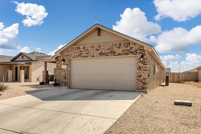 Building Photo - 460 Staghorn Dr