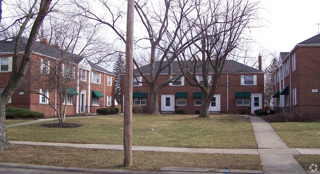 Building Photo - Townhomes at Bexley South
