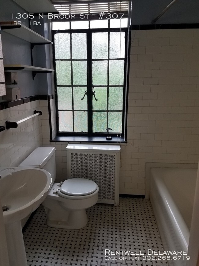 Building Photo - Spacious Trolley Square Studio $975