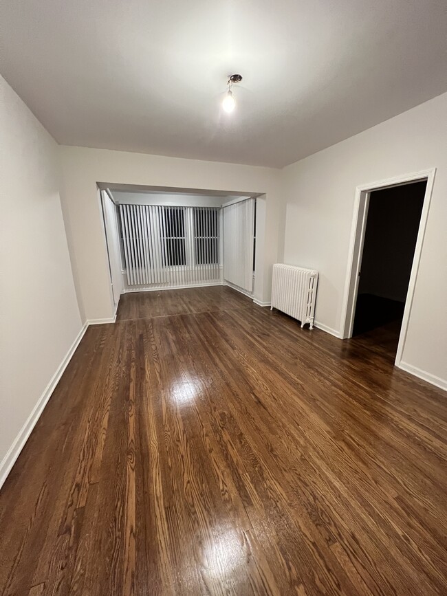 Building Photo - 5103 W Cullom Ave