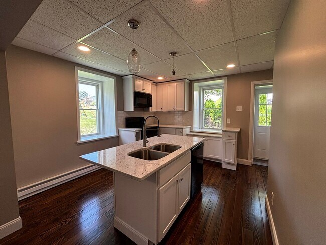 Foto del edificio - Newly remodeled 3+ bedroom