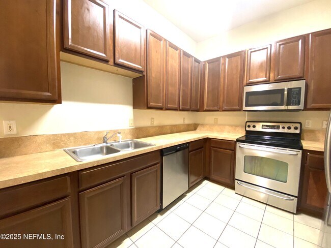 Foto del edificio - 9410 Osprey Branch Trail