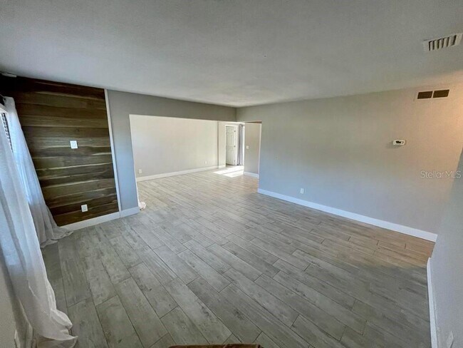 Foto del edificio - 1277 Seminole St