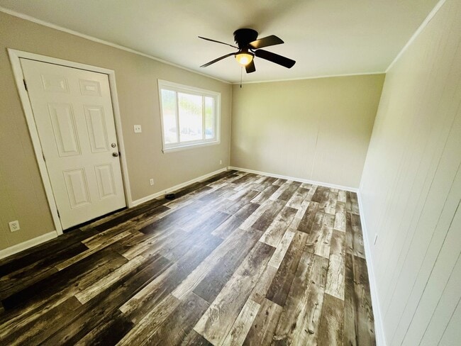 Foto del edificio - 2 Bedroom 1 Bath includes Water, Sewer, an...