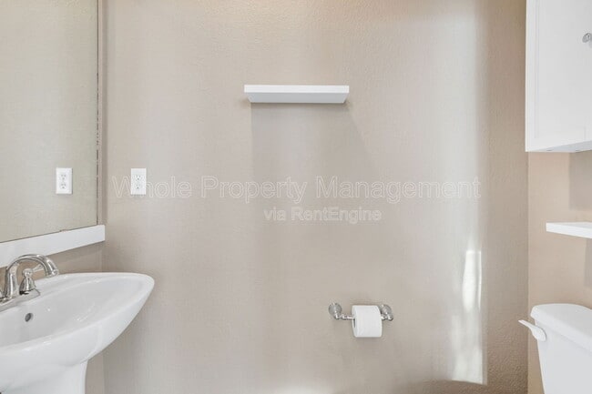 Foto del edificio - 2933 Central Park Blvd