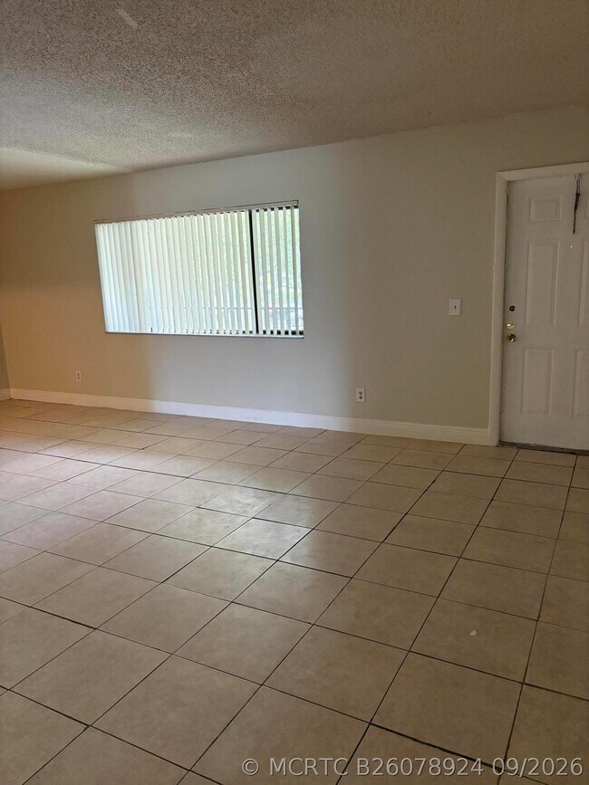 Foto del edificio - 318 Meadows Cir