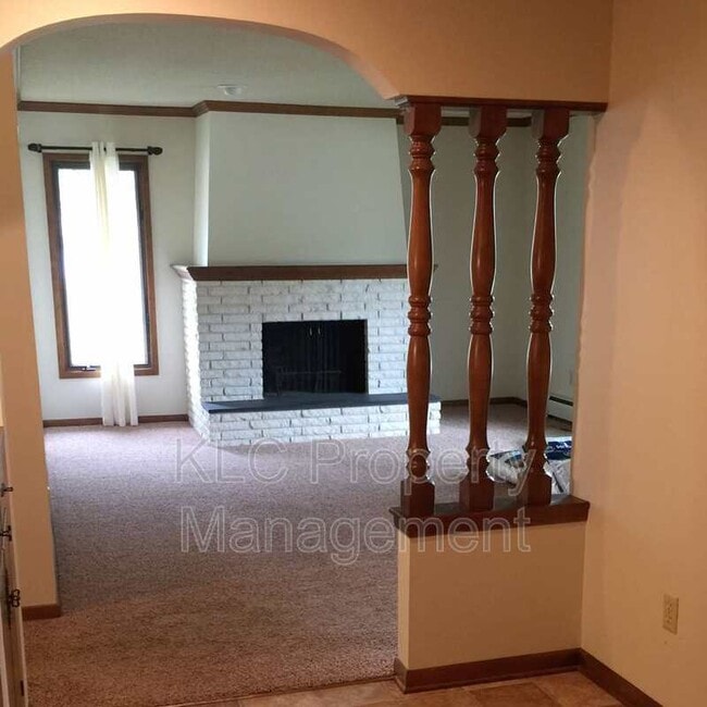 2101 69th St, Windsor Heights, IA 50324 House for Rent in Windsor