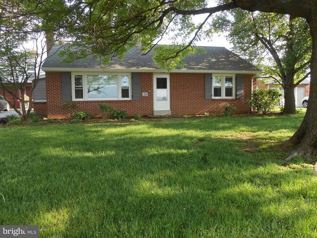 Building Photo - 1371 Landisville Rd