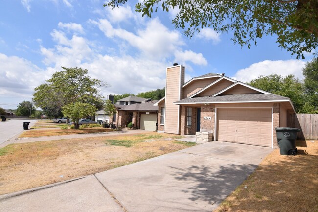 Foto del edificio - 4714 Ridge Way Dr
