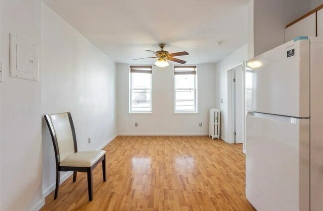 Building Photo - 27 66th St