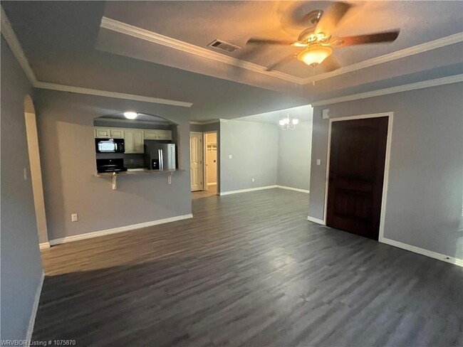 Building Photo - 1309 Springhill Rd
