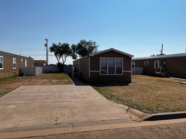 Building Photo - 3 Bedroom-2Bath located near CAFB