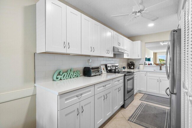 Building Photo - 5850 Sugar Palm Ct