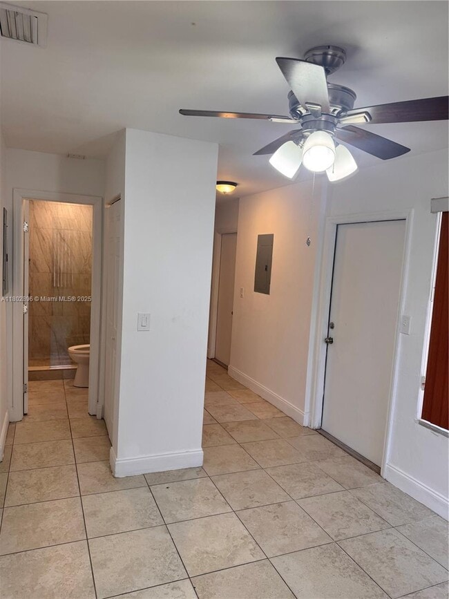 Foto del edificio - 1360 NE 144th St