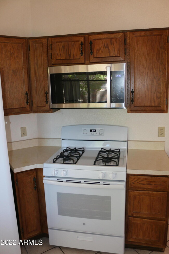 Building Photo - 3287 Sky Hawk Dr