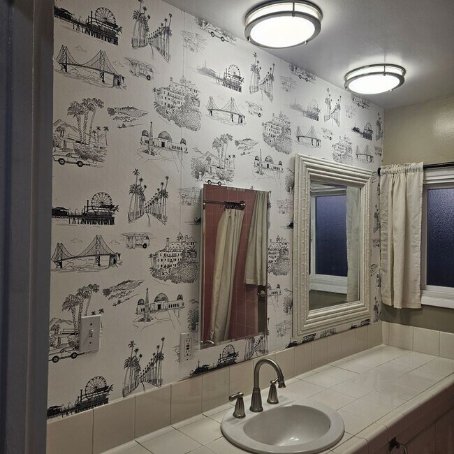 Foto del edificio - 518 Palm Dr