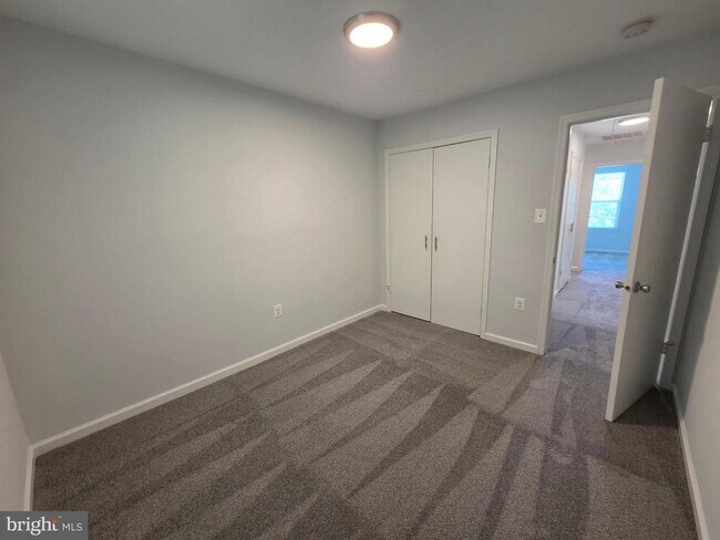 Foto del edificio - 15040 Cherrywood Dr