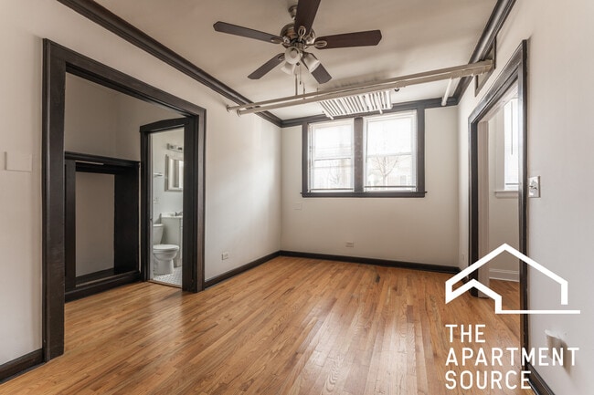 Building Photo - 4550 N Maplewood Ave