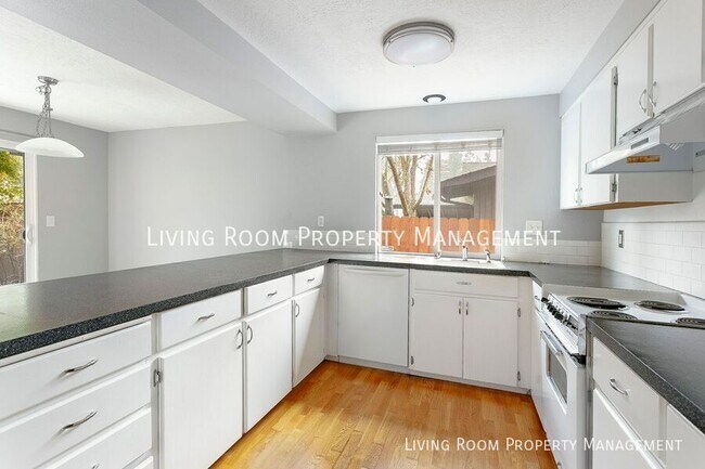 Foto del edificio - 12233 SE River Rd