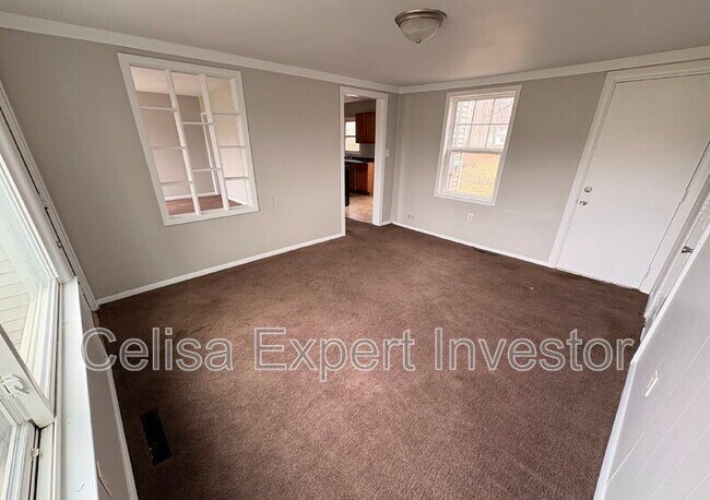 Foto del edificio - 4819 S Anthony Blvd