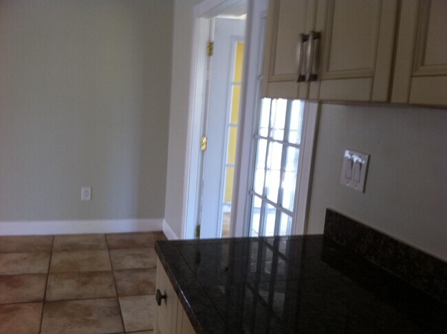Building Photo - 772 Bywood Dr NE