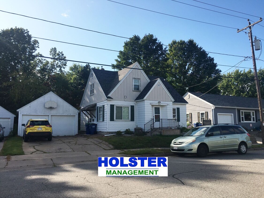 Primary Photo - 3 Bedroom, 2 Bath Single Family Home with ...