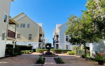 Building Photo - 3255 Maxroy St