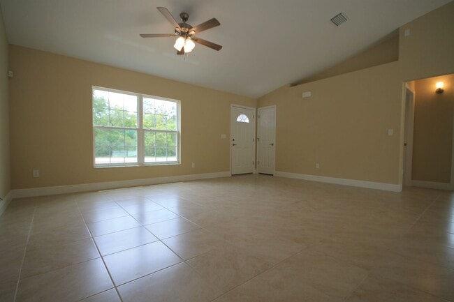 Building Photo - Beautiful 3 Bd/2Ba in Ocala!!