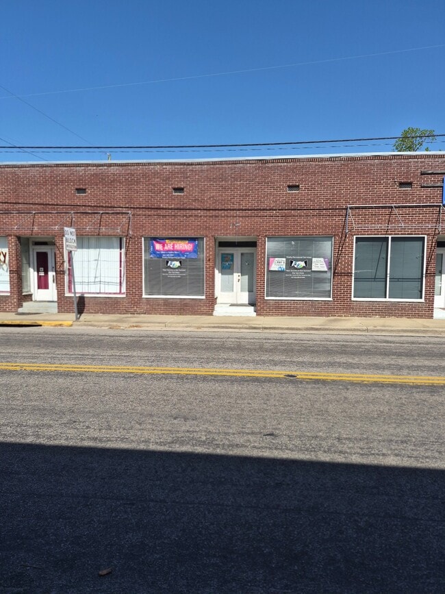 Building Photo - 43 Main St