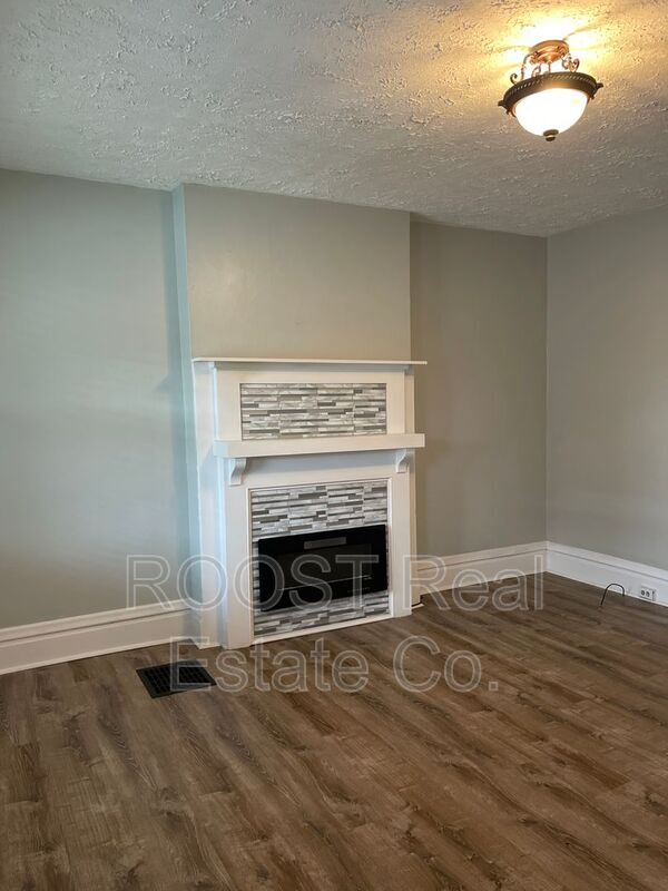 Foto del edificio - 931-933 E. Whittier Street