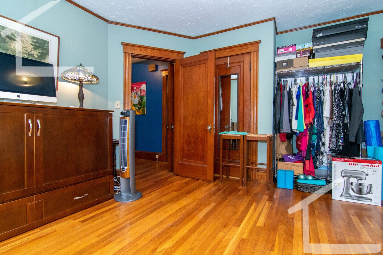 14 Mapleton St Unit 1, Boston, MA 02135 Condo for Rent in Boston, MA