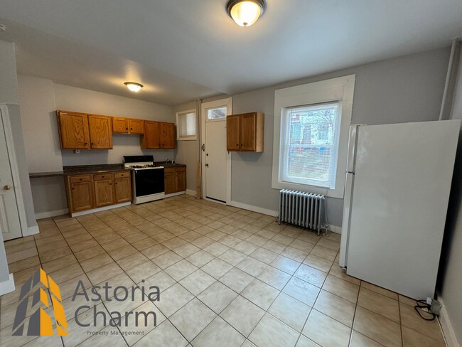 Foto del edificio - Newly renovated 2BD/1BA + DEN HOME in East...