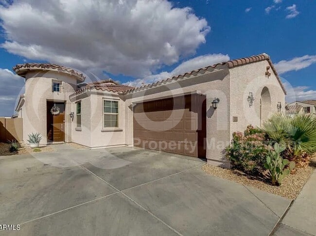 Foto del edificio - 2922 E Wayland Dr