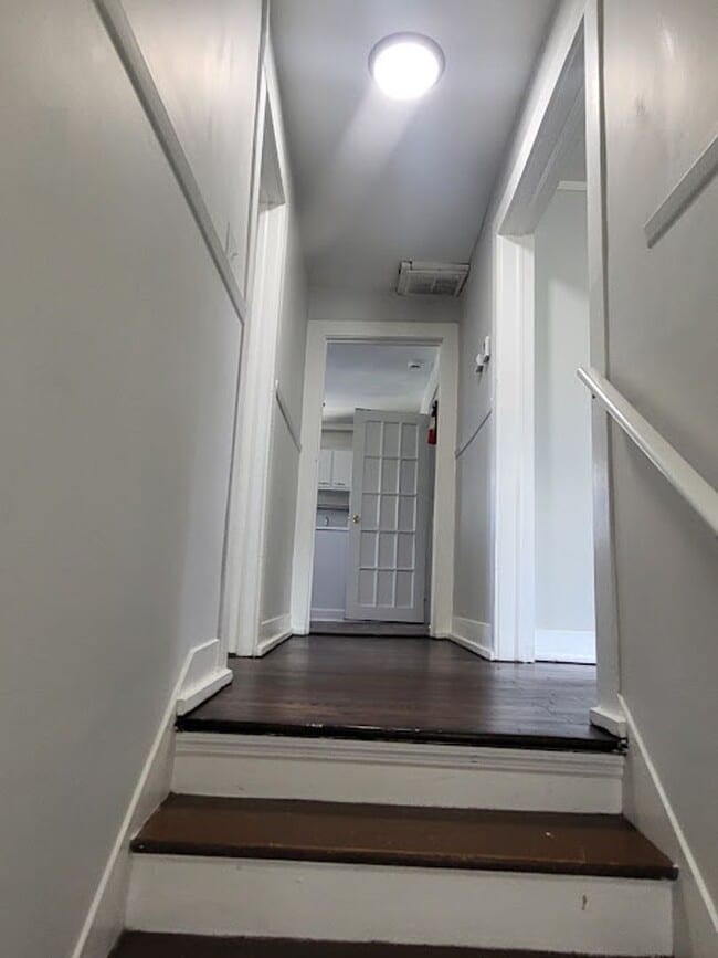 Building Photo - 980 Harte Dr SW
