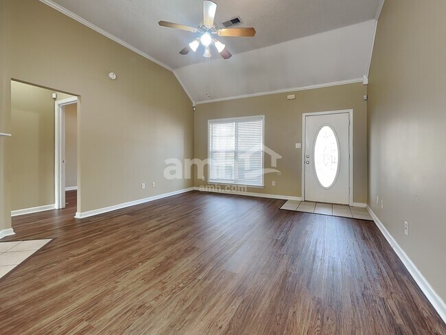 Foto del edificio - 10157 Breezy Ridge Cove