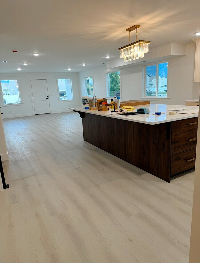 Building Photo - 266 S 1400 W