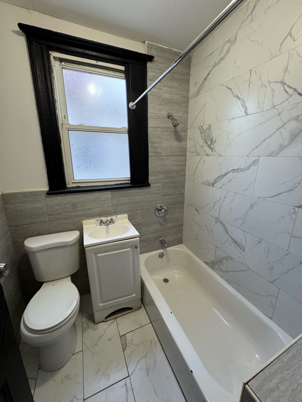 Foto del edificio - 45 Treacy Ave